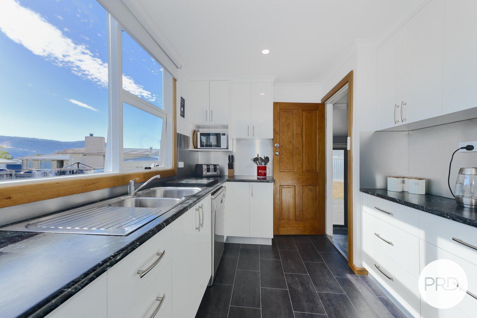 14 Edgar Street CLAREMONT 8
