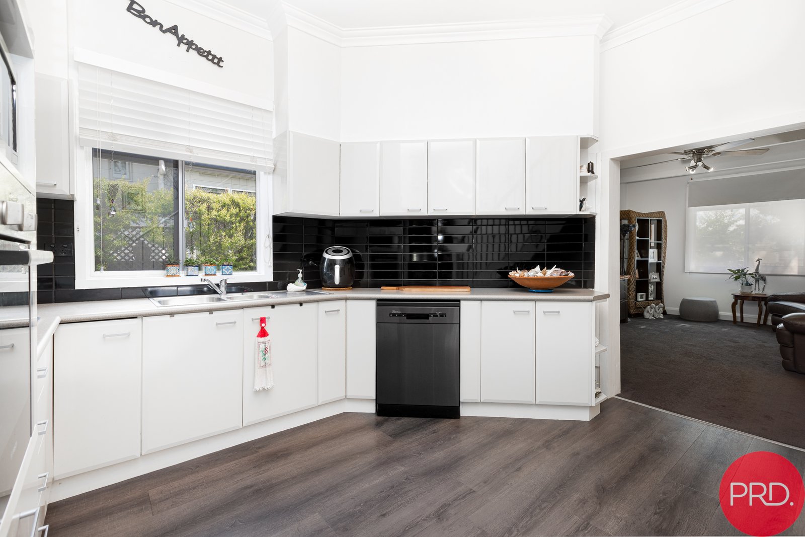 14 Elford Avenue WESTON 13