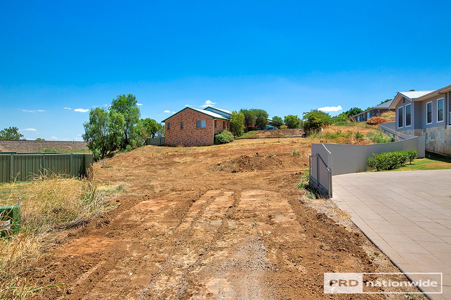 14 Emerald Avenue TAMWORTH 1