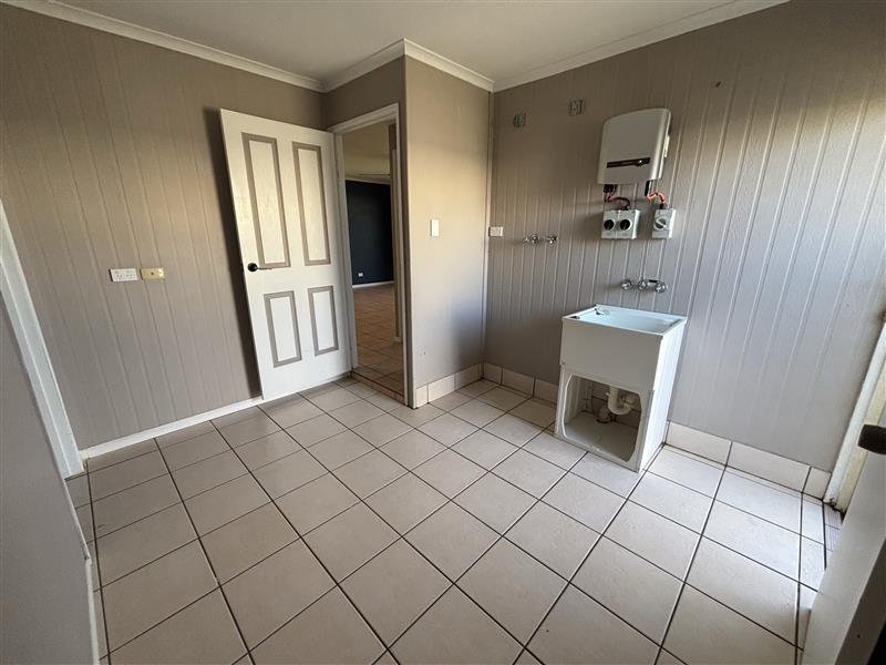 14 Emperor Drive ANDERGROVE 13