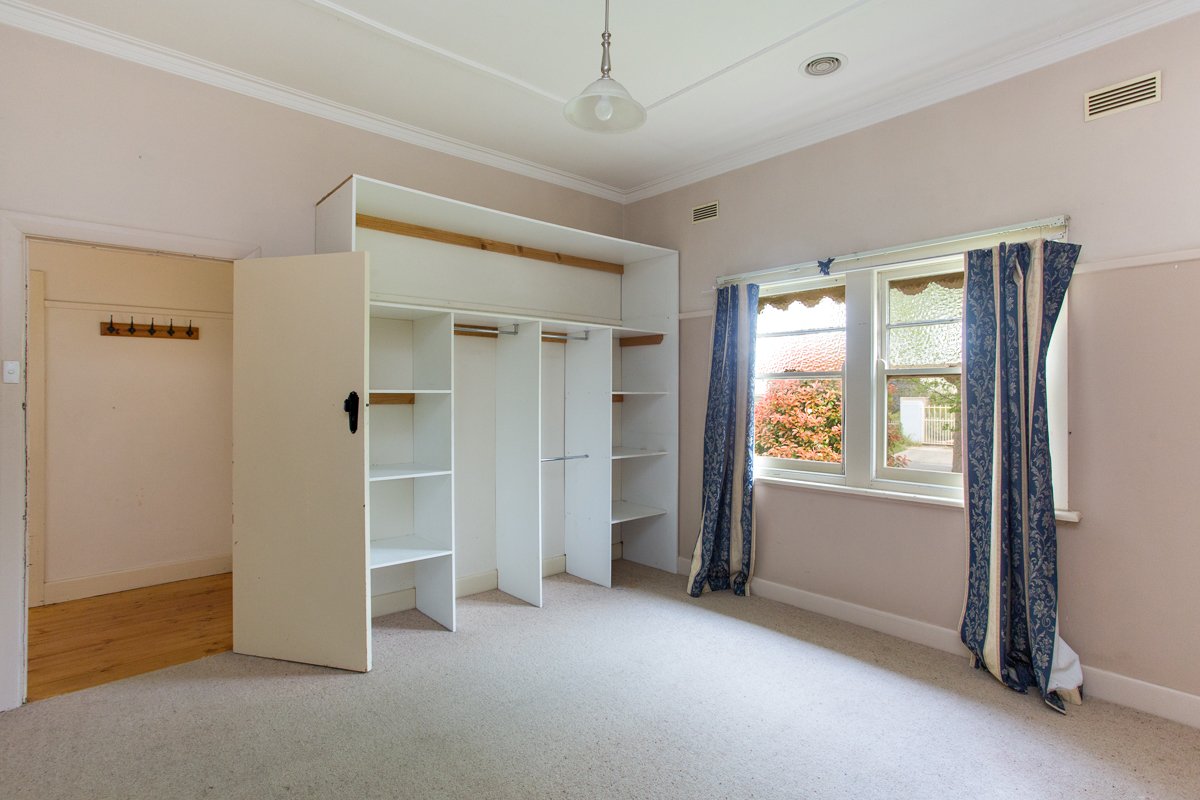 Gallery: 14 Essex Street