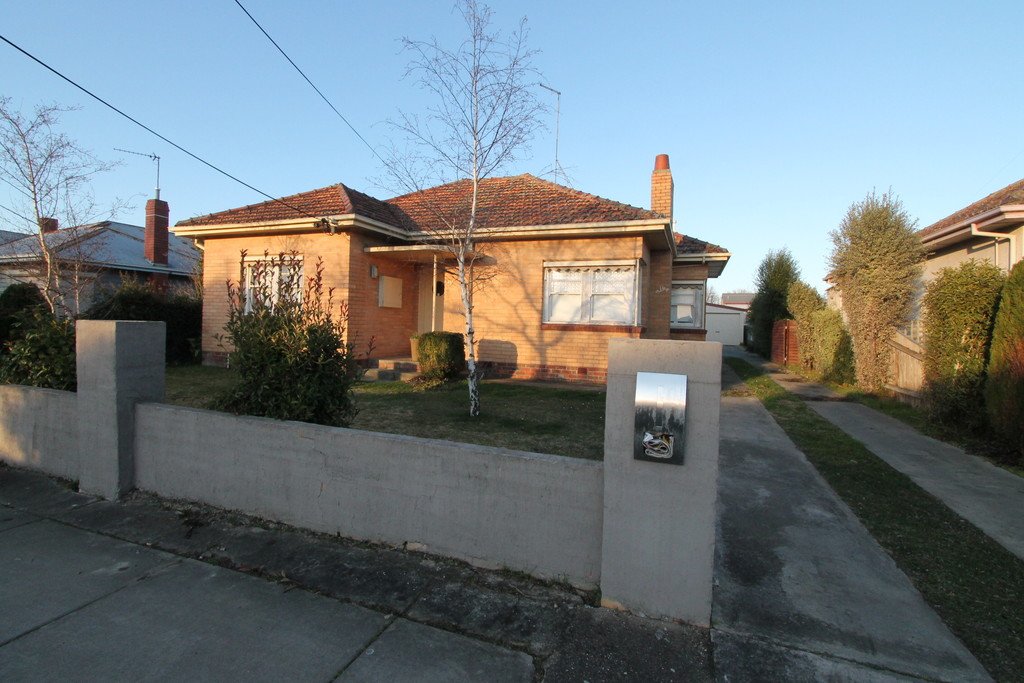 14 Essex Street WENDOUREE 1