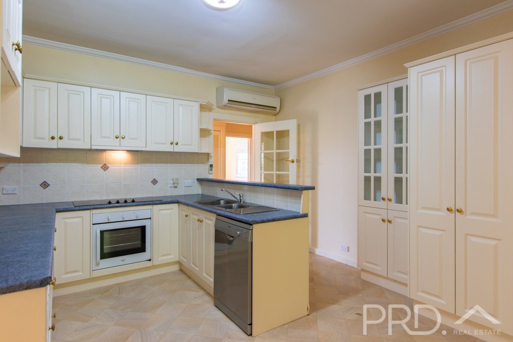 14 Eurabbie Street BATLOW 1