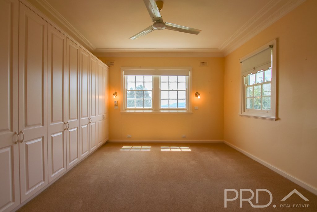 14 Eurabbie Street BATLOW 9