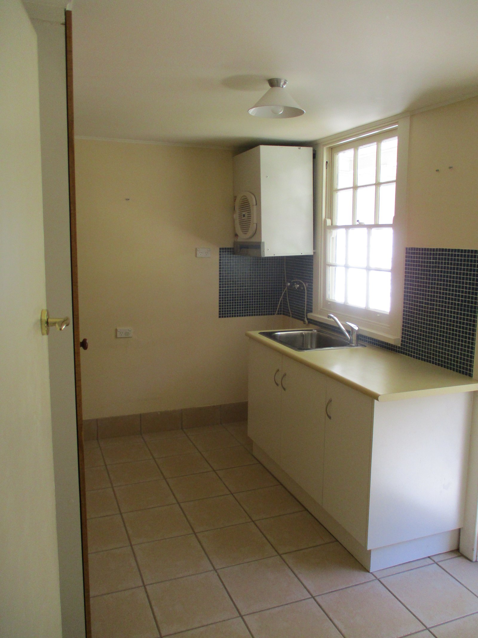 14 Eurabbie Street BATLOW 12