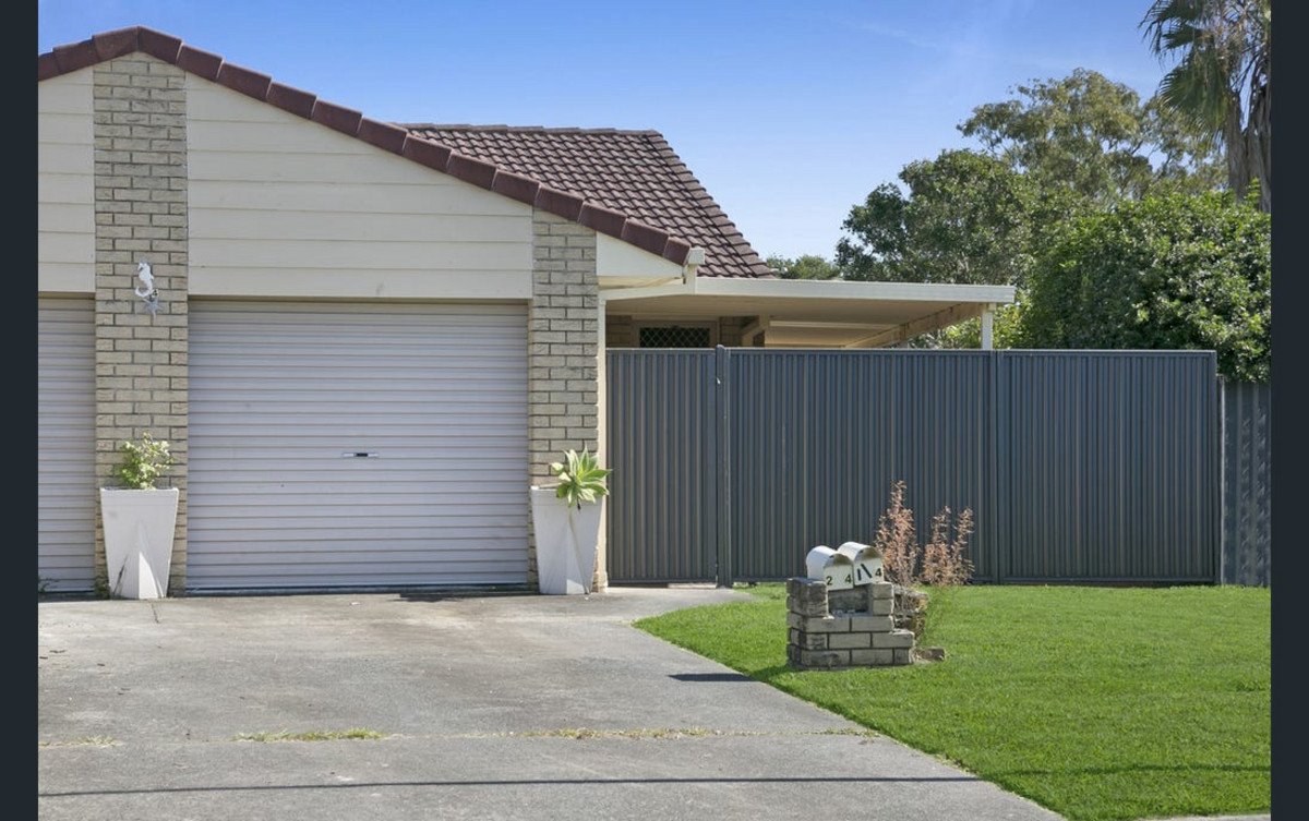 1/4 Felicia Court Burleigh Waters 2