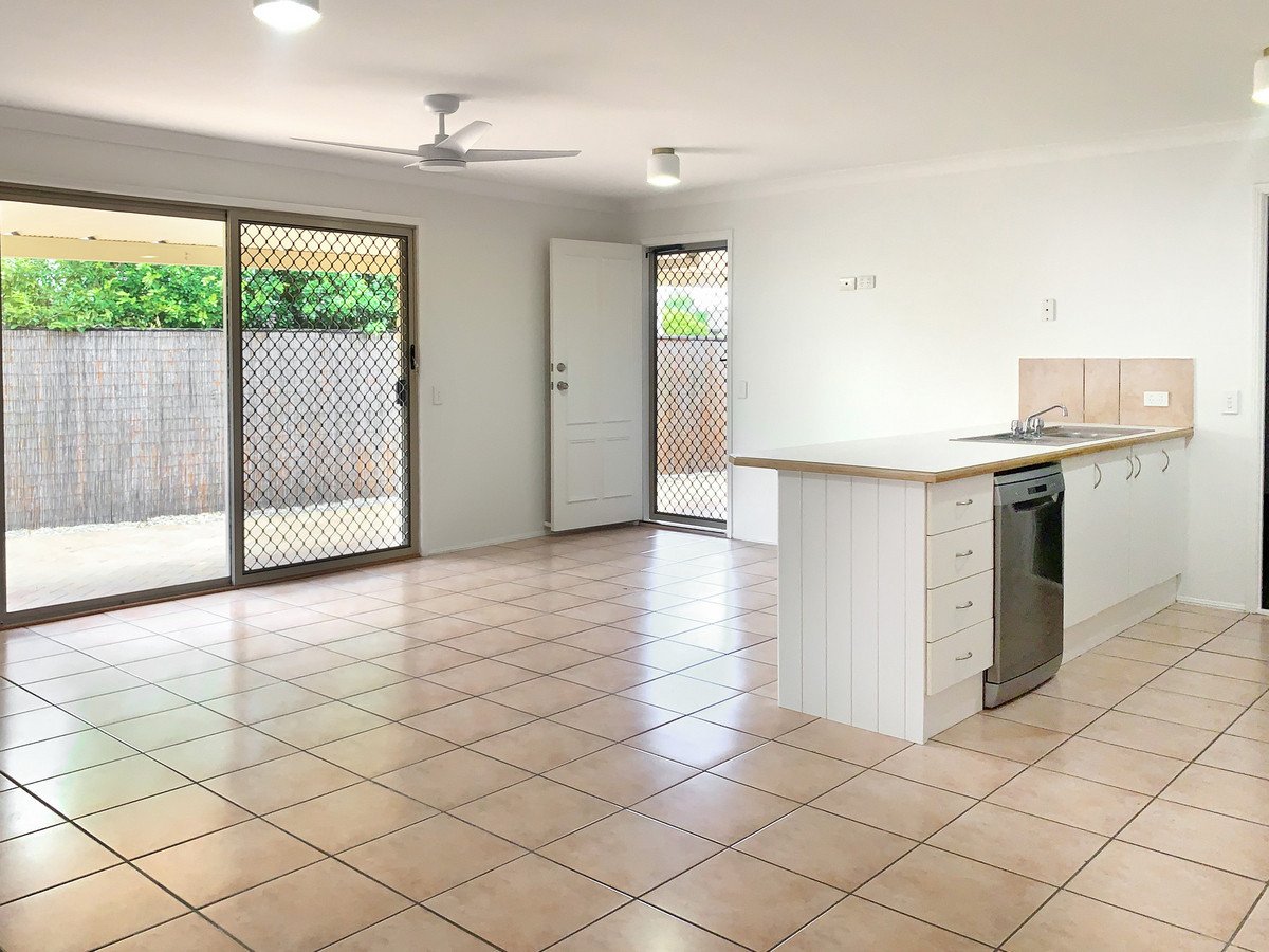 1/4 Felicia Court Burleigh Waters 2