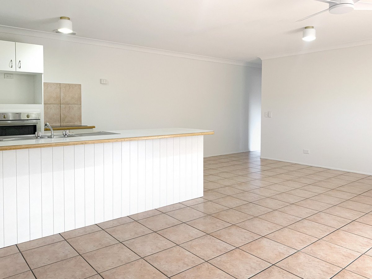 1/4 Felicia Court Burleigh Waters 4