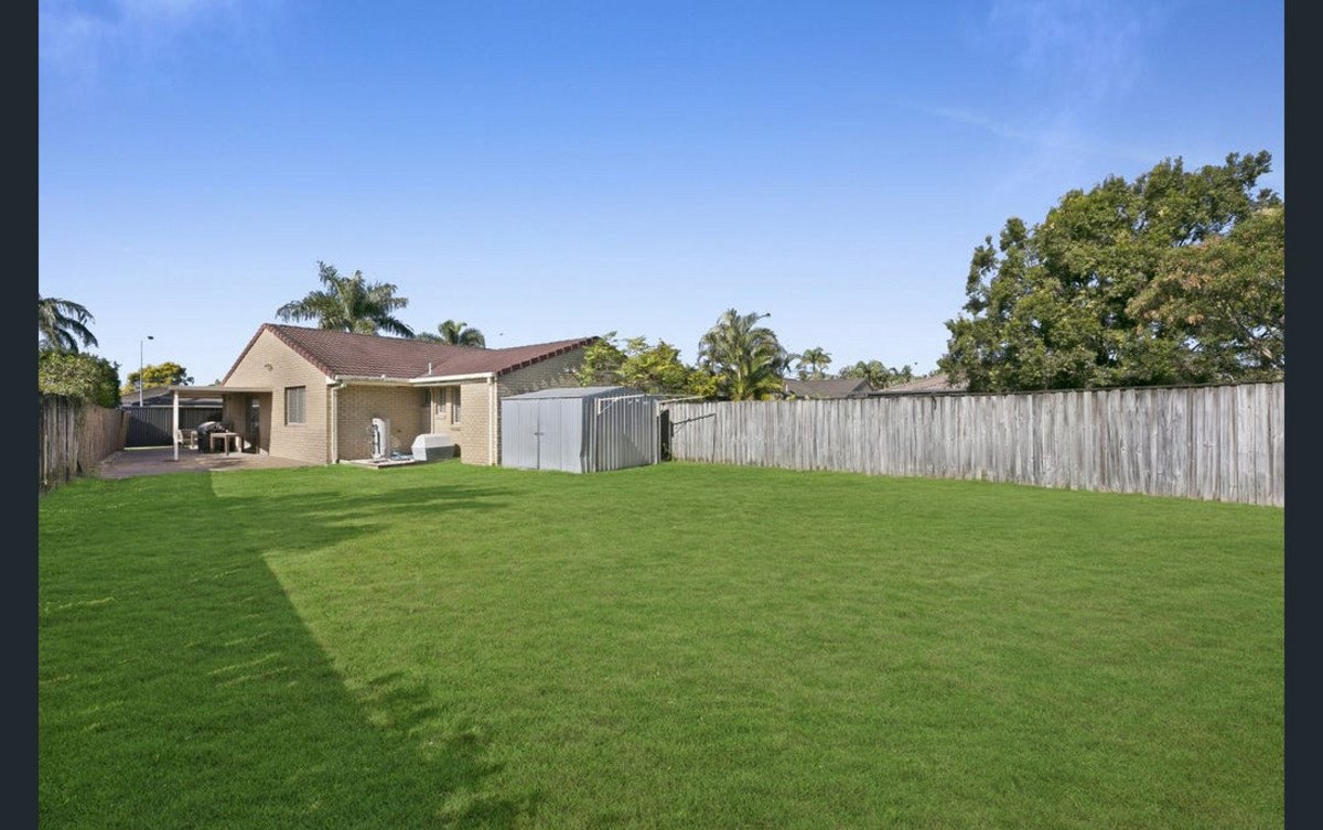1/4 Felicia Court Burleigh Waters 5