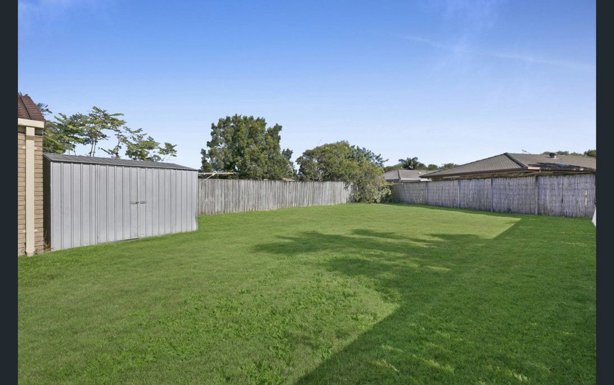 1/4 Felicia Court Burleigh Waters 12