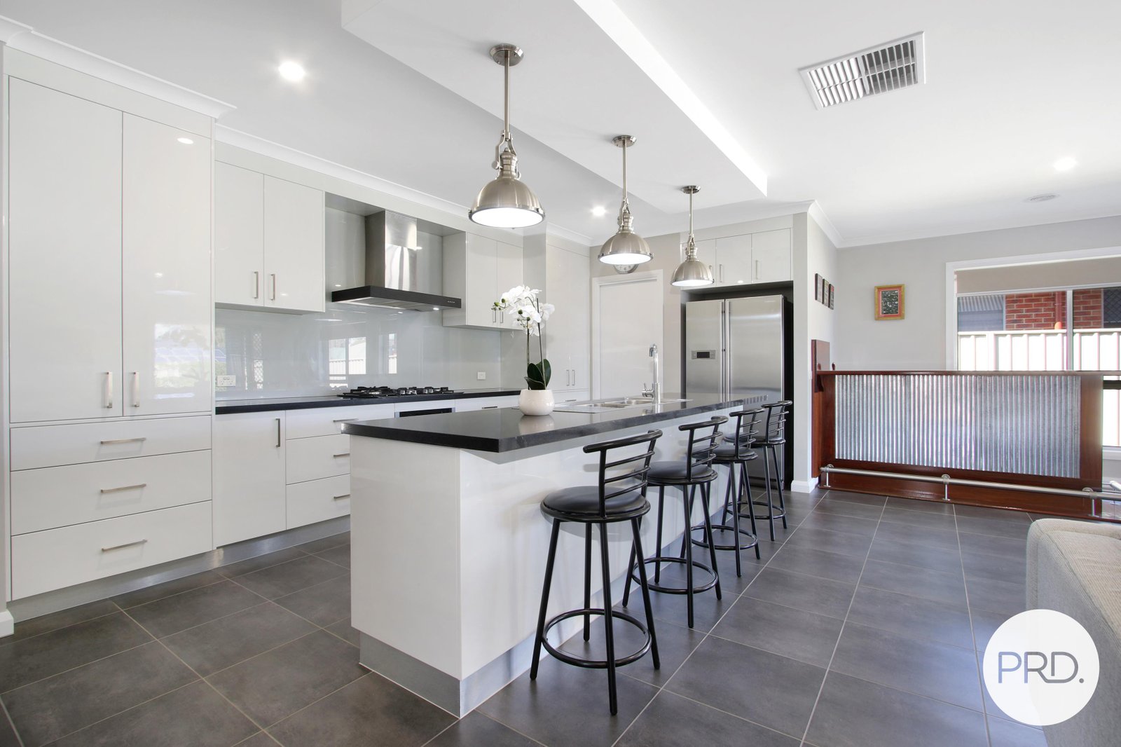 14 Felstead Circuit THURGOONA 2
