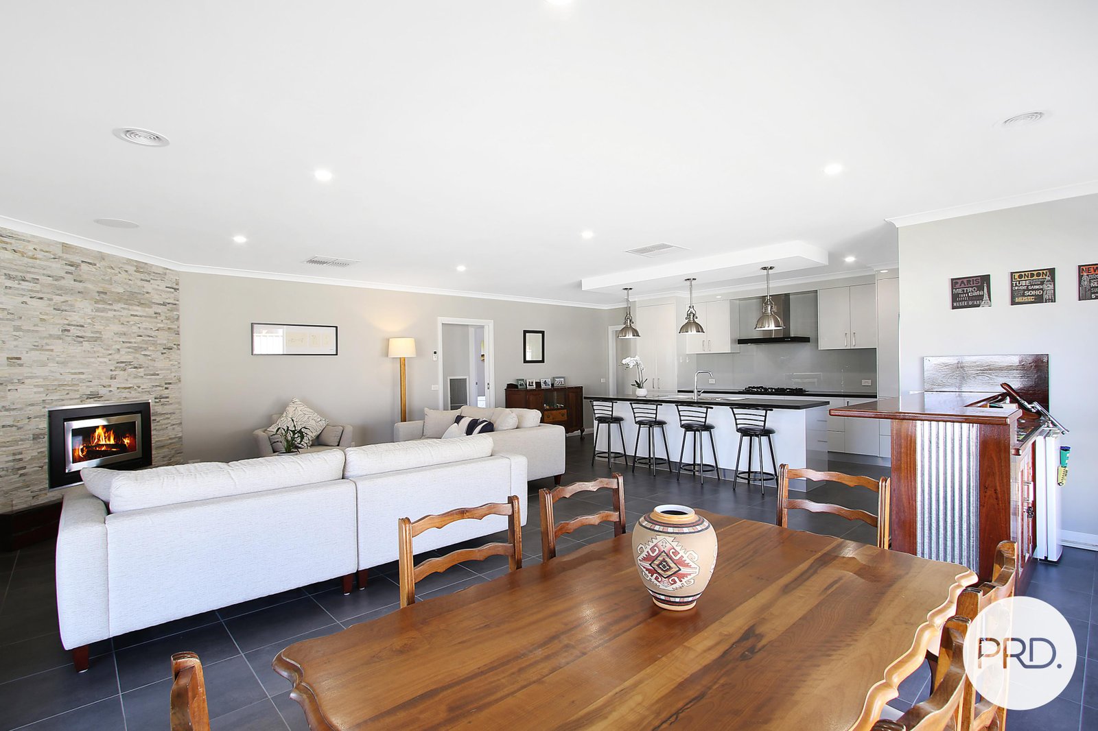 14 Felstead Circuit THURGOONA 4