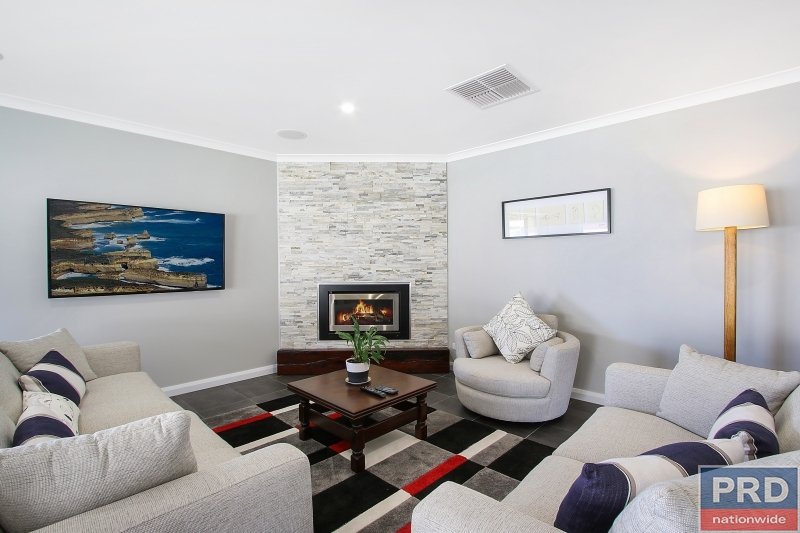 14 Felstead Circuit THURGOONA 5