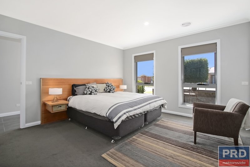 14 Felstead Circuit THURGOONA 8