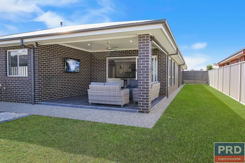 14 Felstead Circuit THURGOONA 15