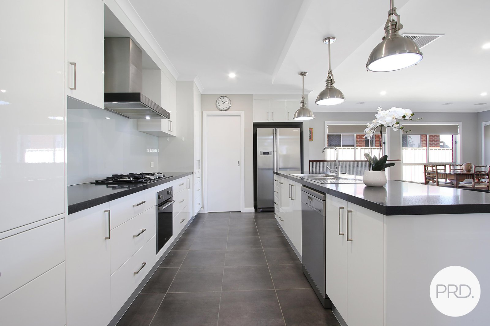 14 Felstead Circuit THURGOONA 3
