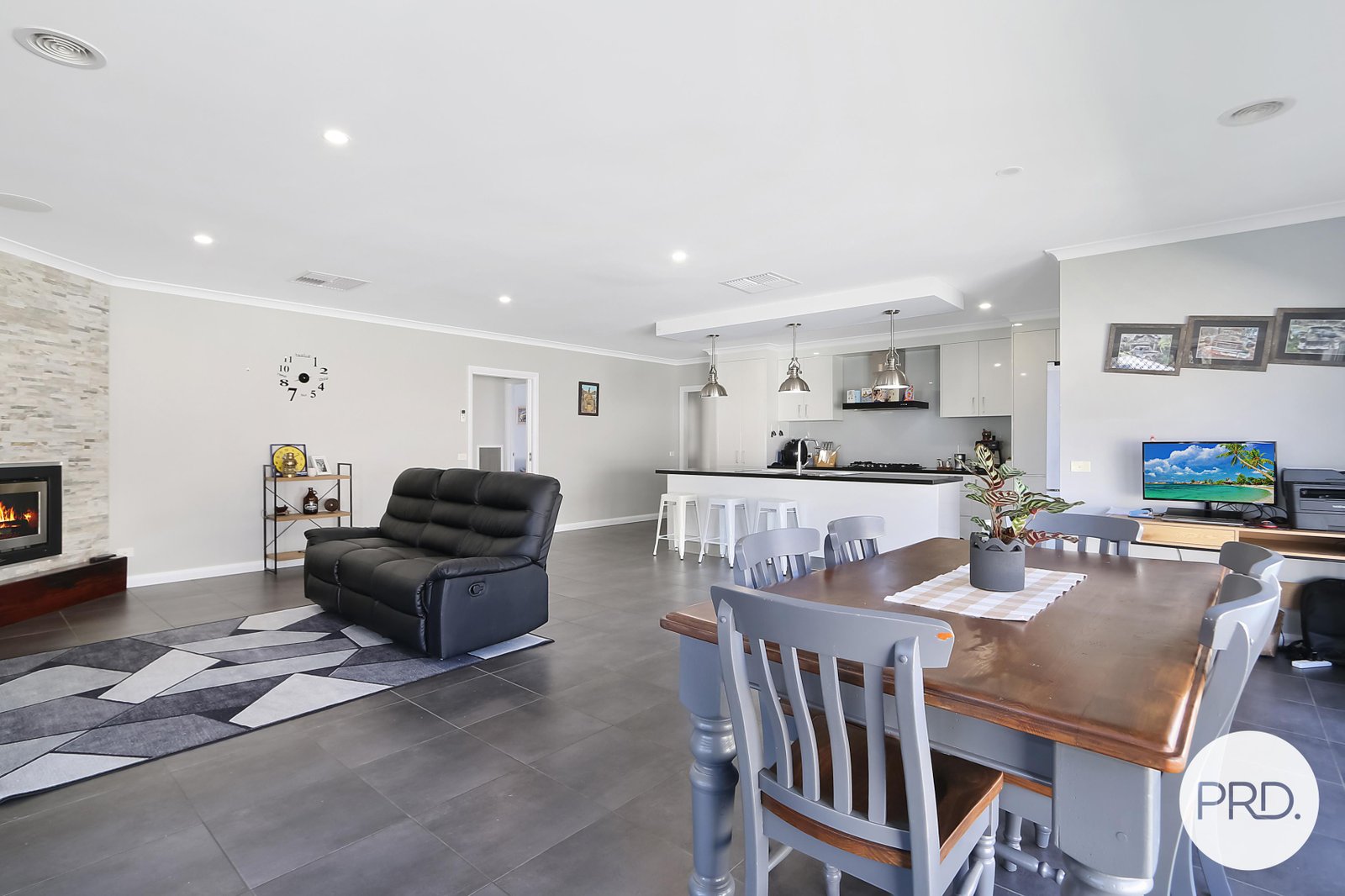 14 Felstead Circuit THURGOONA 7