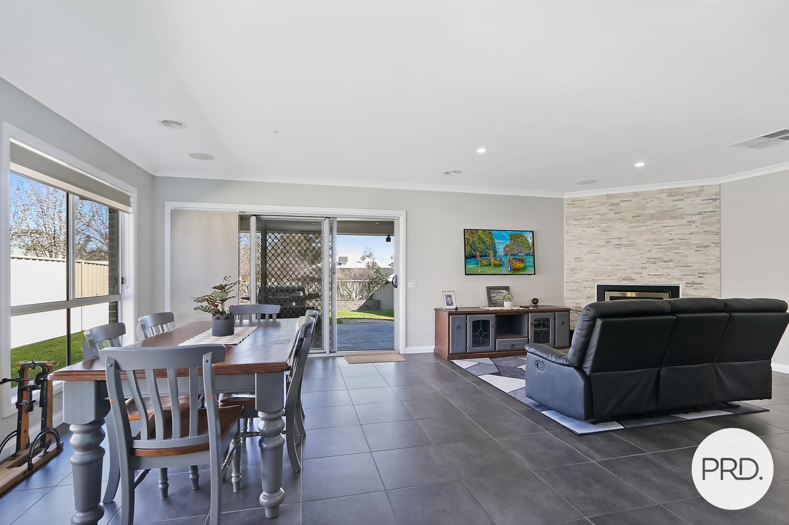 14 Felstead Circuit THURGOONA 8