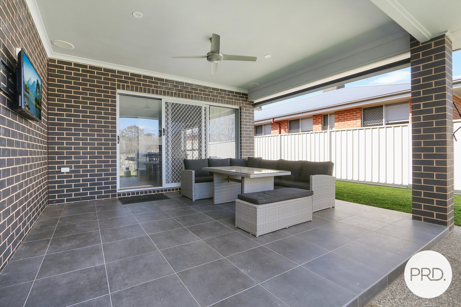 14 Felstead Circuit THURGOONA 18