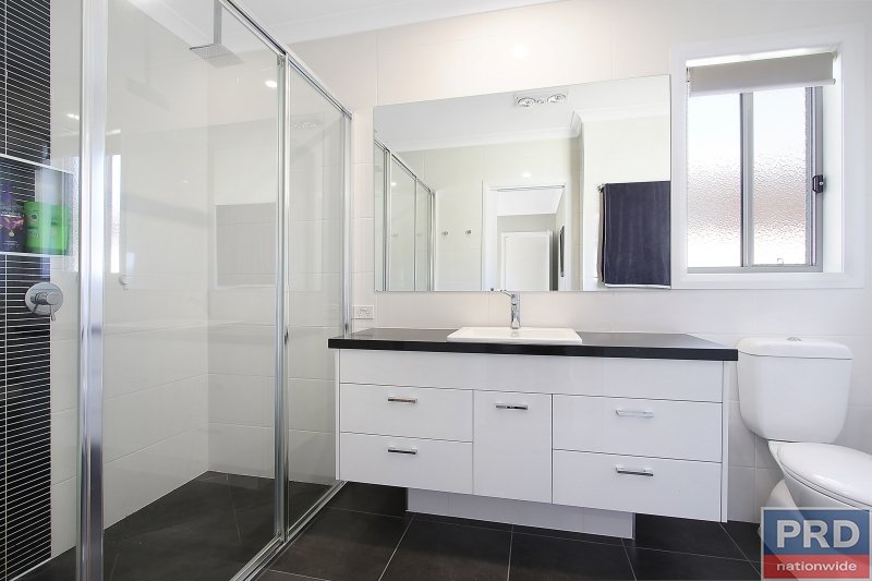 14 Felstead Circuit THURGOONA 9