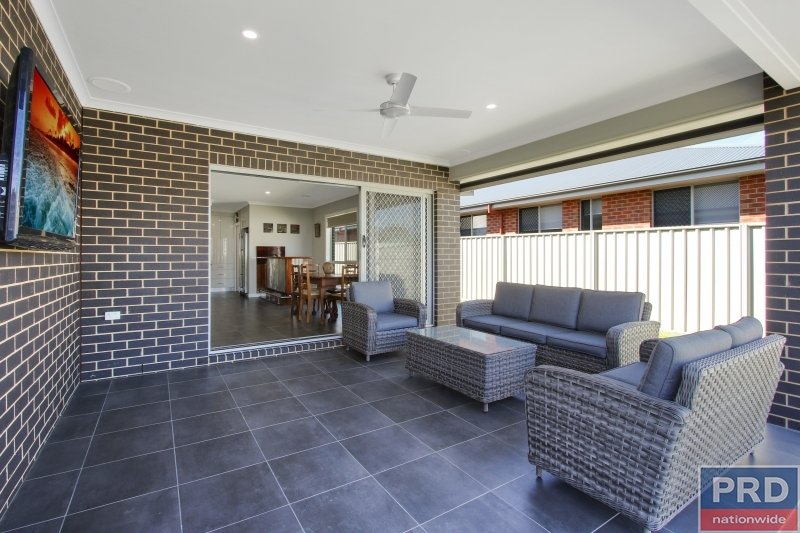 14 Felstead Circuit THURGOONA 13