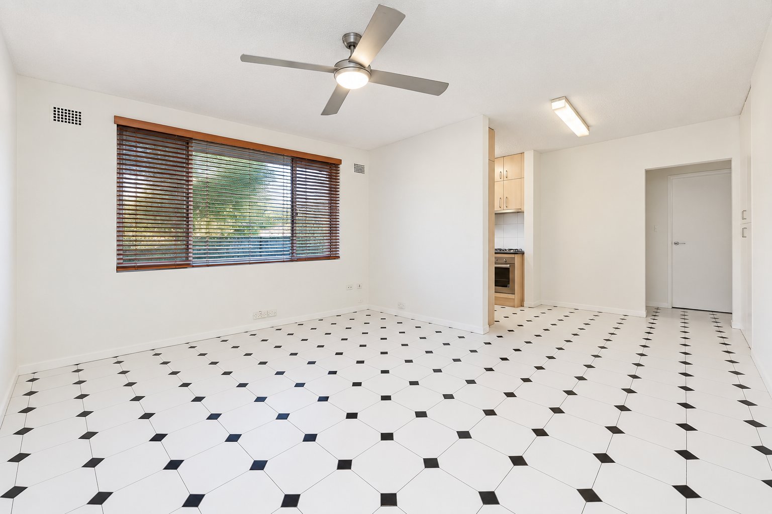 1/4 Flack Avenue HILLSDALE 2