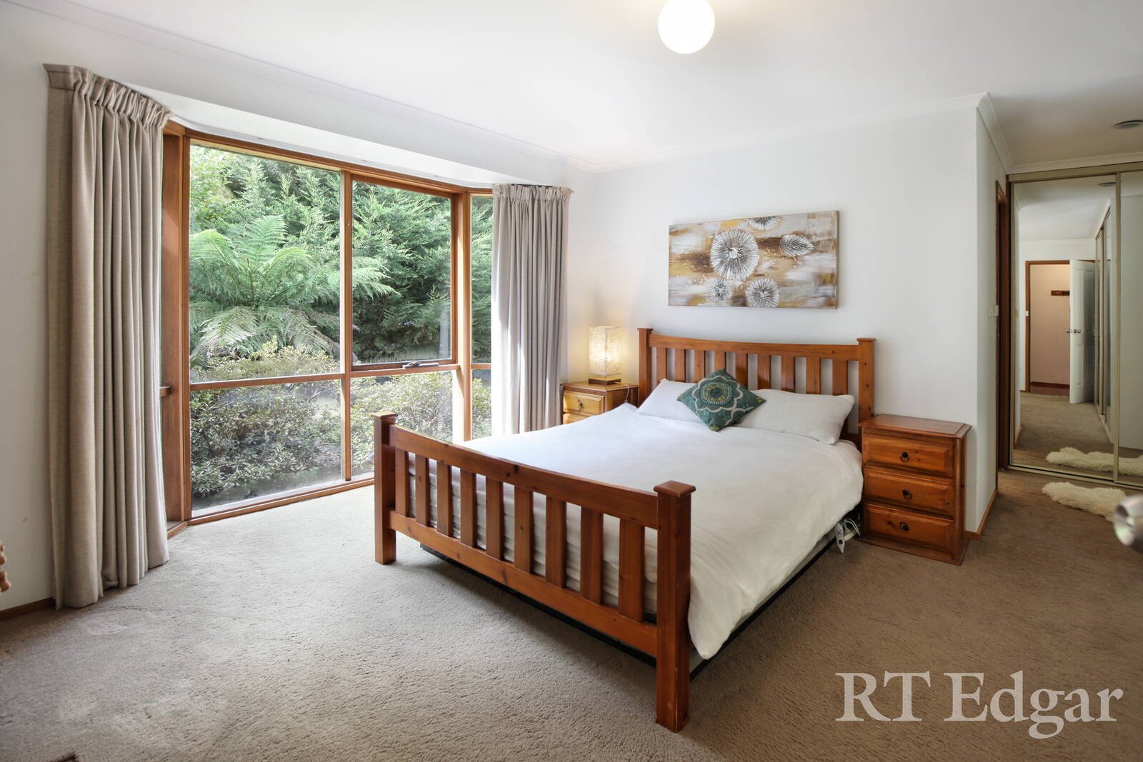 Real Estate and Property in 14 Fleming Road, Woodend, VIC