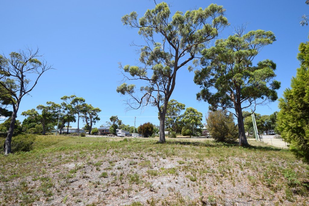 14 Fox Avenue WHITE BEACH 12