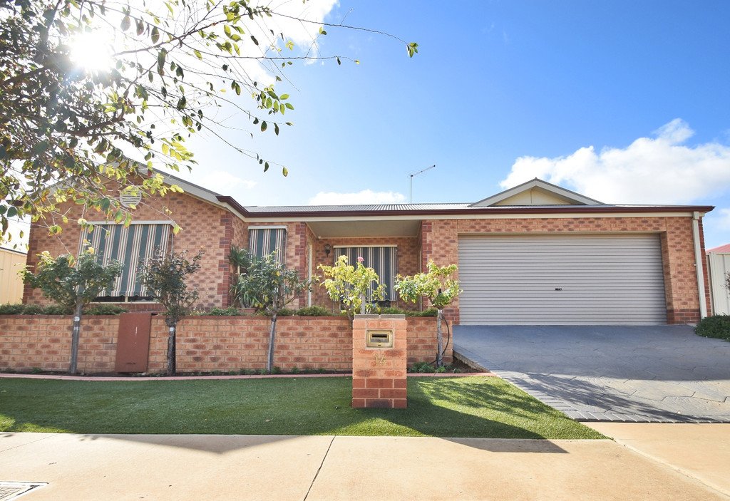 14 Francesca Drive IRYMPLE 12