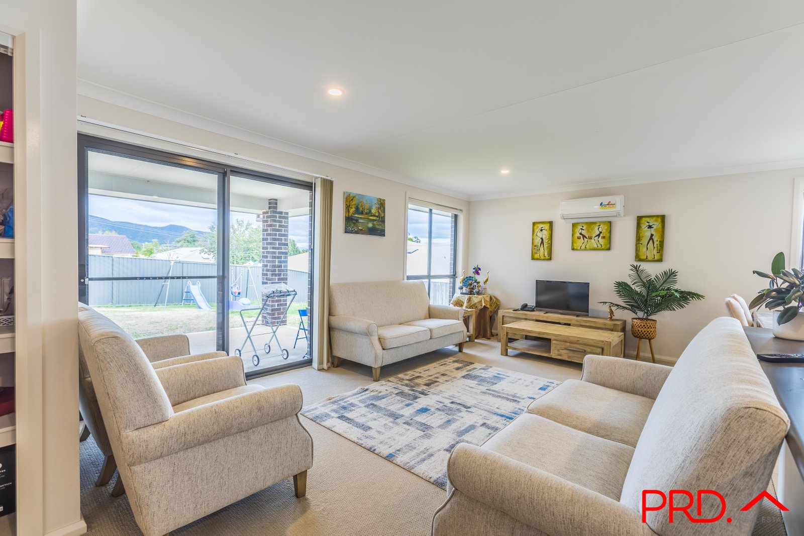 14 Francis Avenue TAMWORTH 9