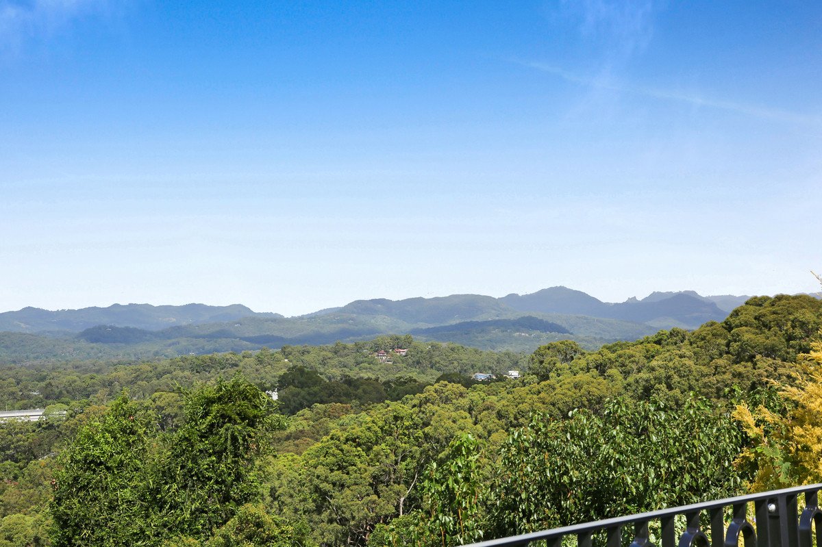 14 Gabrielle Grove Burleigh Heads 15