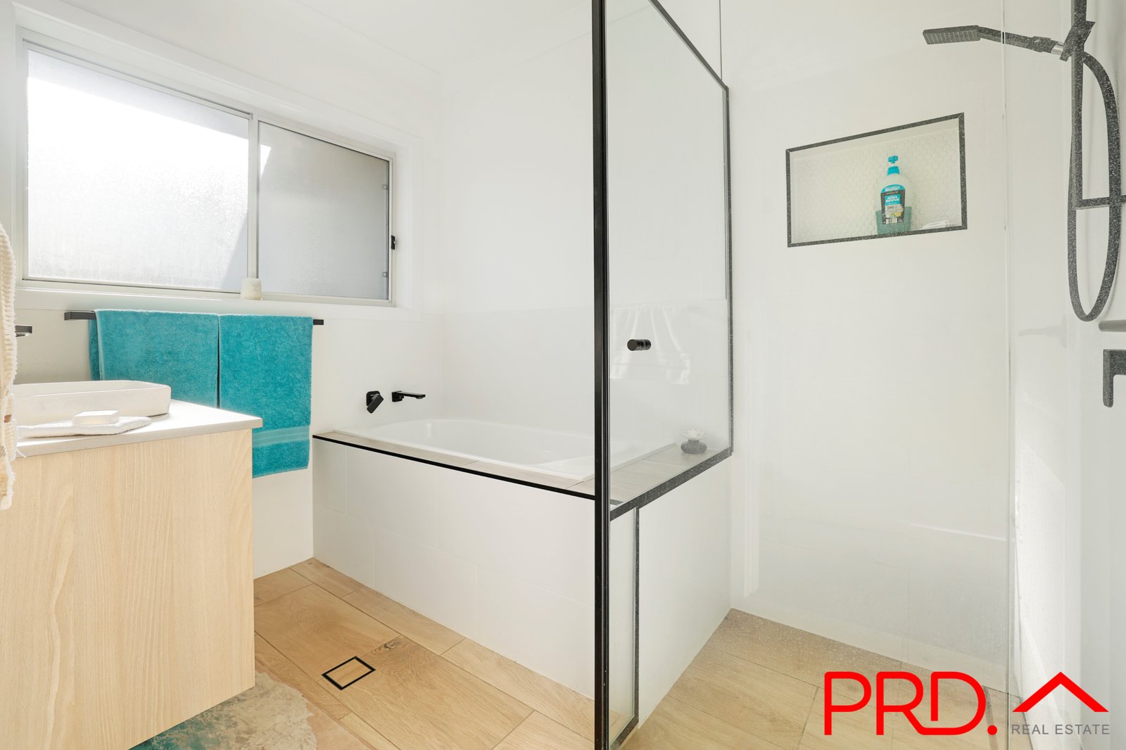 14 Galah Drive TAMWORTH 8