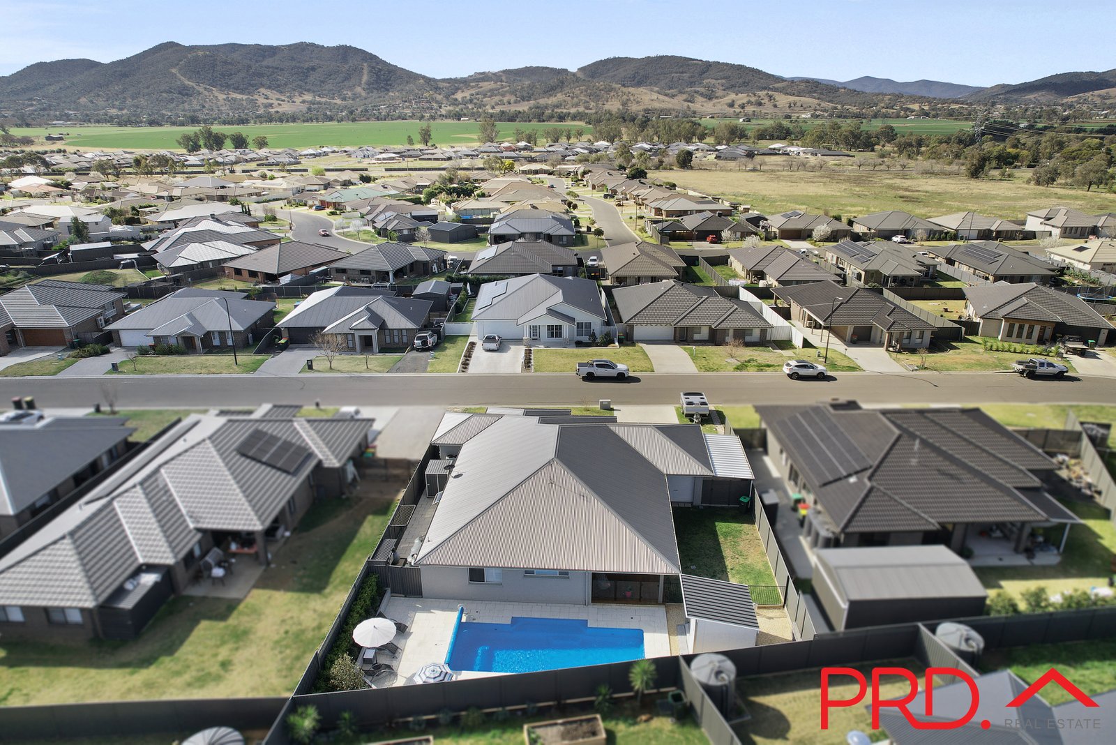 14 Galah Drive TAMWORTH 27