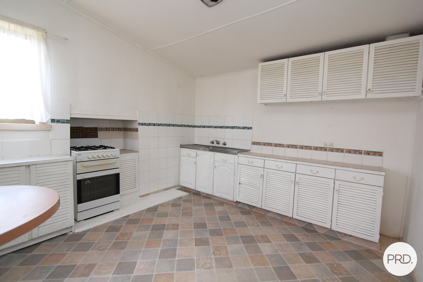 14 Gale Street CANADIAN 3