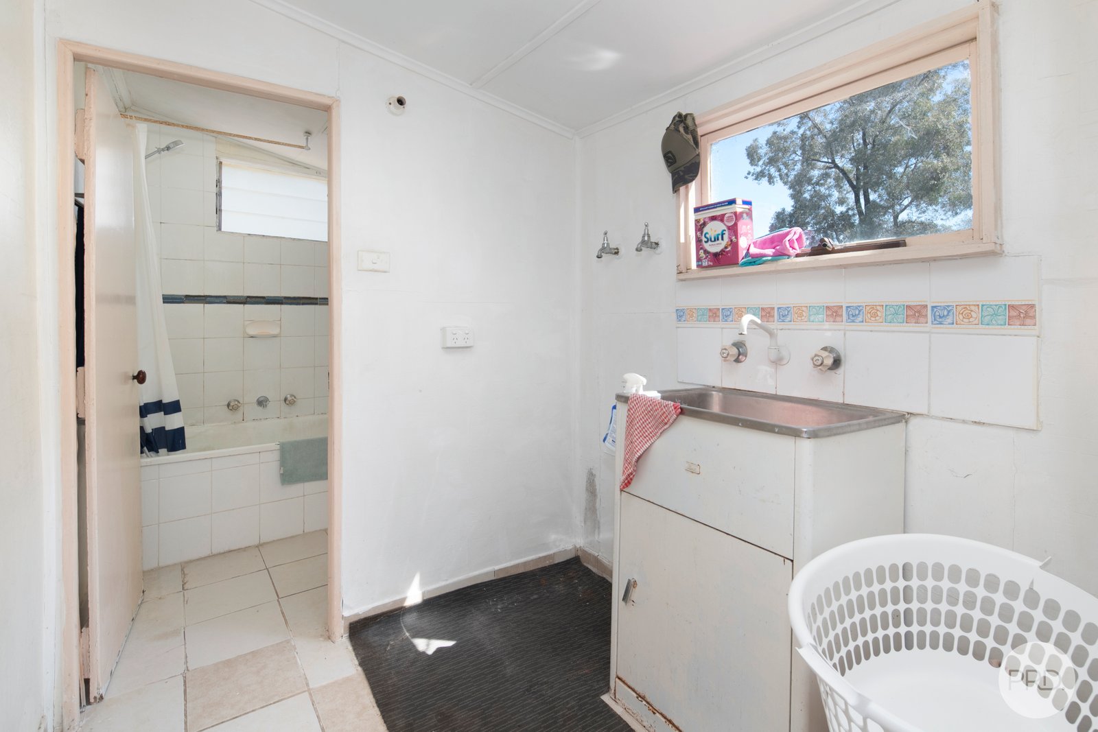 14 Gale Street CANADIAN 9