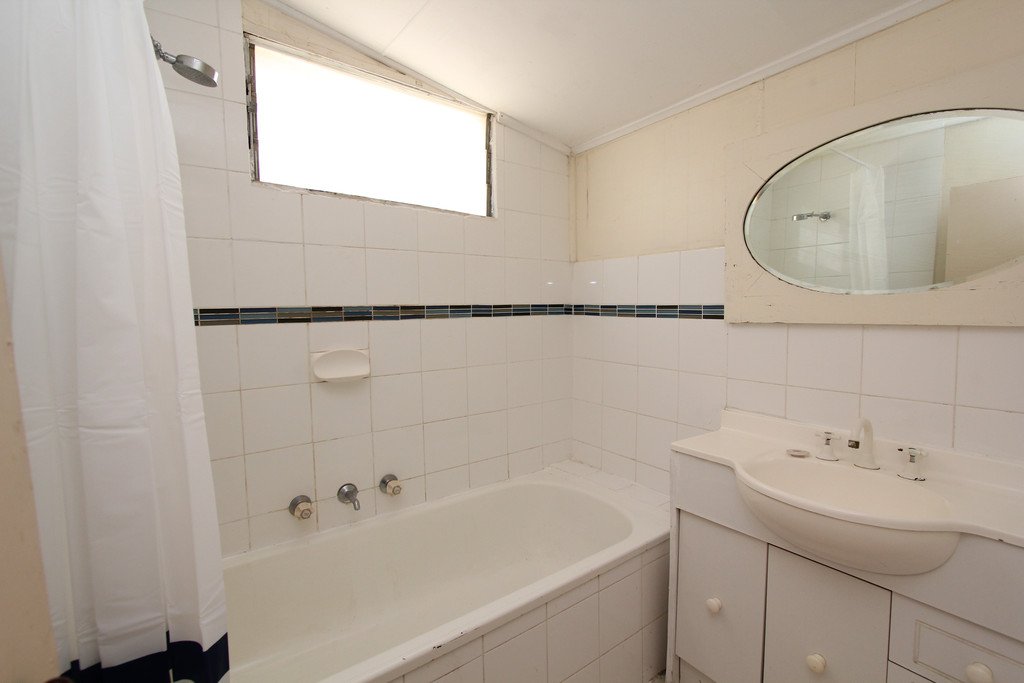 14 Gale Street CANADIAN 8