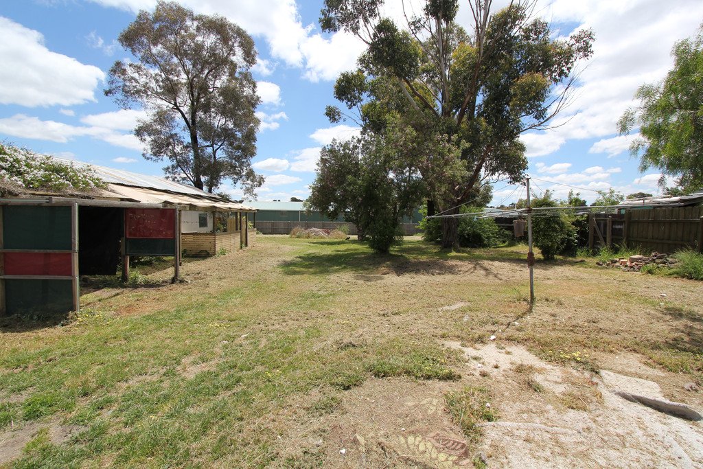 14 Gale Street CANADIAN 9