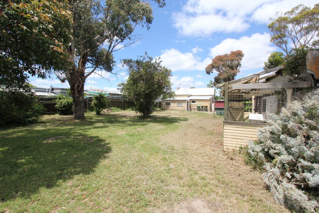 14 Gale Street CANADIAN 11