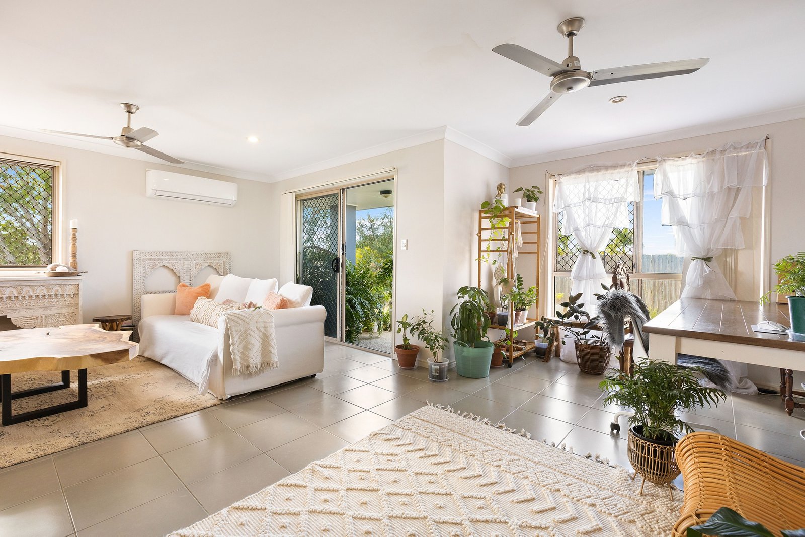 1/4 Glentree Avenue UPPER COOMERA 3