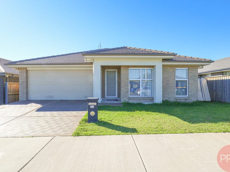 14 Golden Whistler Avenue ABERGLASSLYN 1