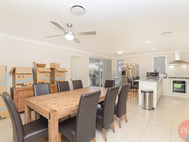 14 Golden Whistler Avenue ABERGLASSLYN 7