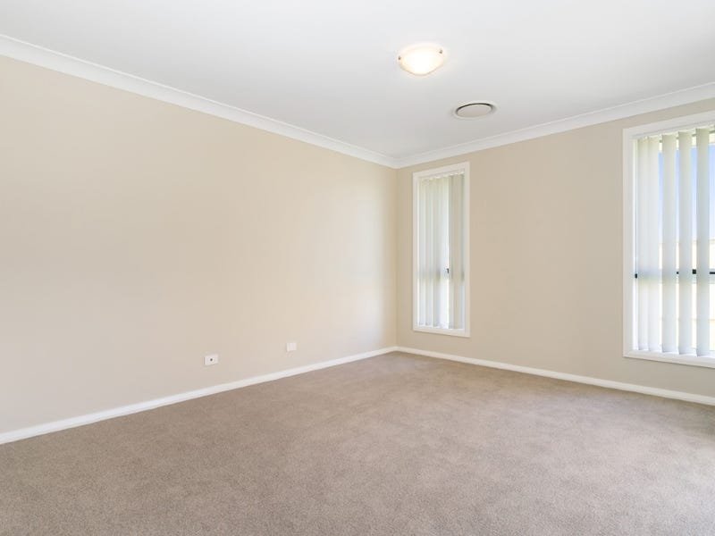 14 Golden Whistler Avenue ABERGLASSLYN 10