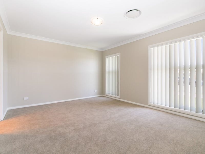 14 Golden Whistler Avenue ABERGLASSLYN 11