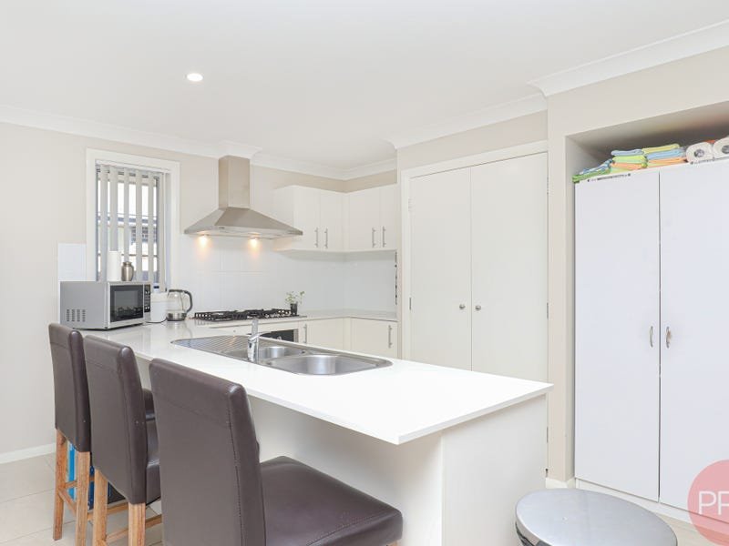 14 Golden Whistler Avenue ABERGLASSLYN 12