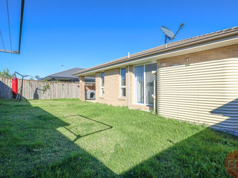 14 Golden Whistler Avenue ABERGLASSLYN 15
