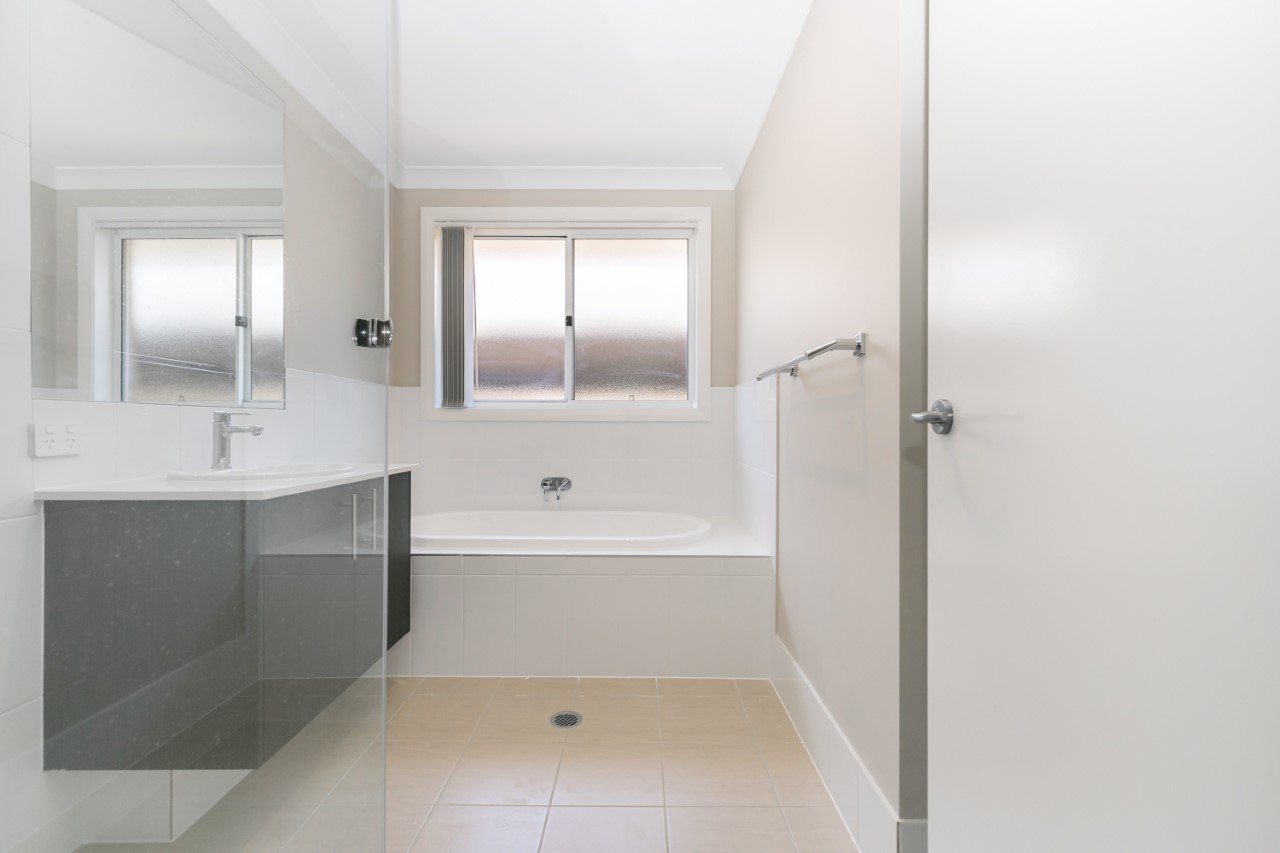 14 Golden Whistler Avenue ABERGLASSLYN 12