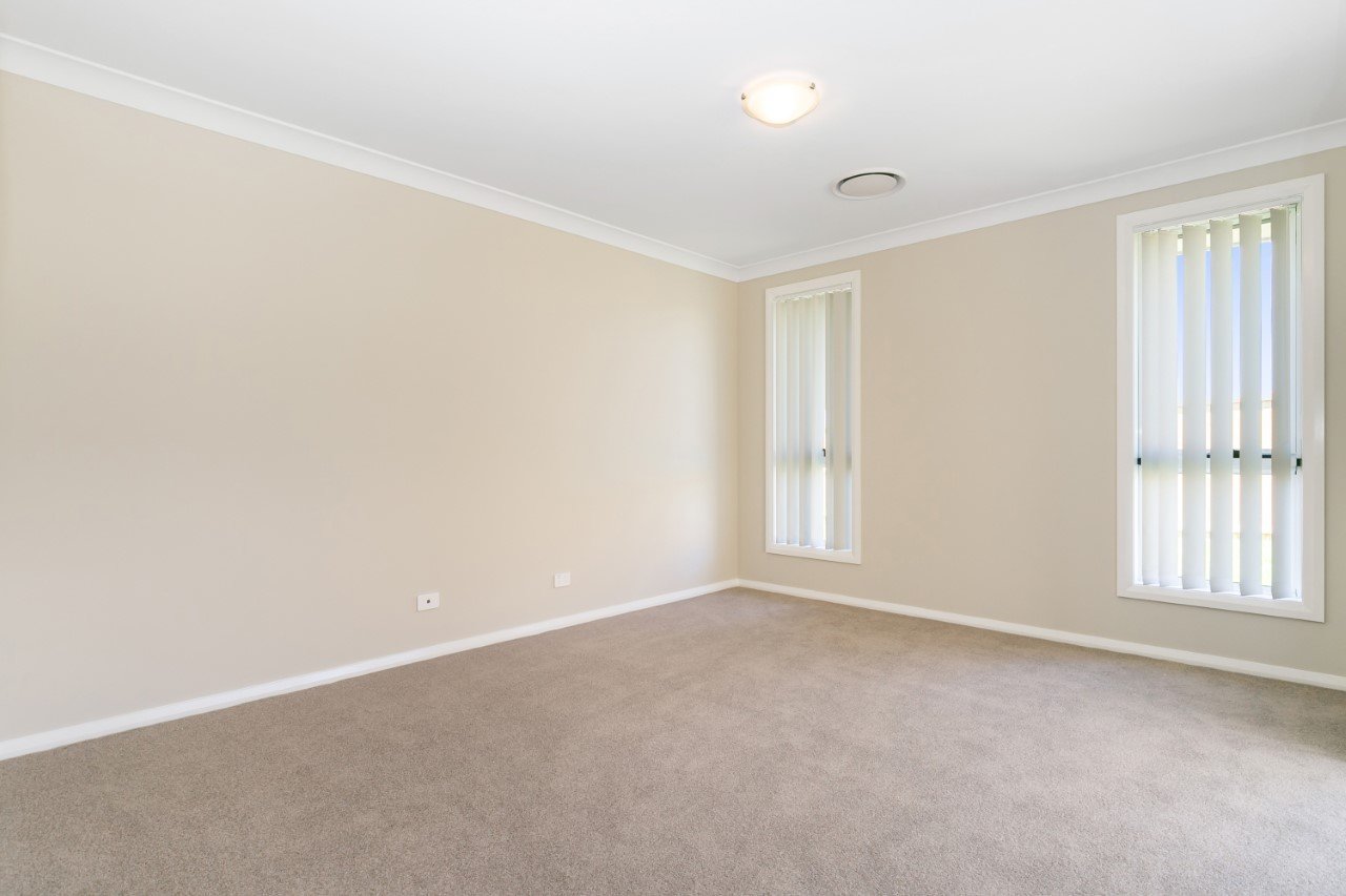 14 Golden Whistler Avenue ABERGLASSLYN 14