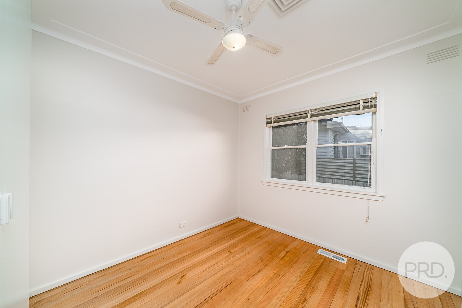 14 Gowrie Parade MOUNT AUSTIN 7