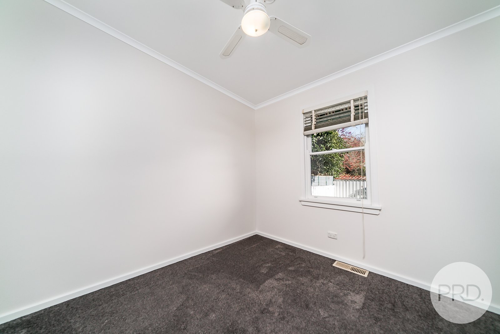 14 Gowrie Parade MOUNT AUSTIN 8