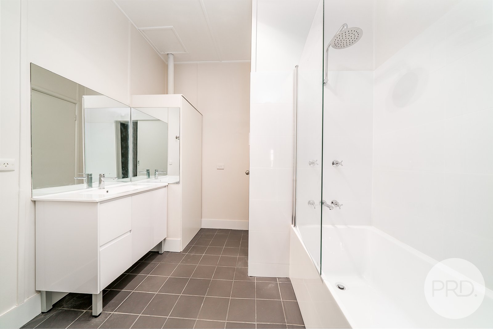 14 Gowrie Parade MOUNT AUSTIN 9